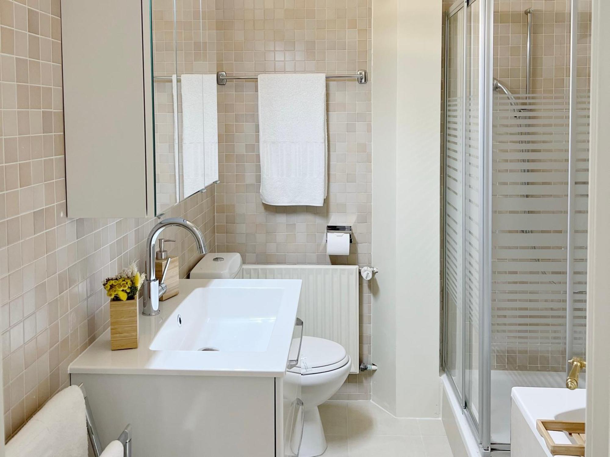 Montreux Riviera Suite Waterfront 3 Bedrooms Private Parking Bagian luar foto