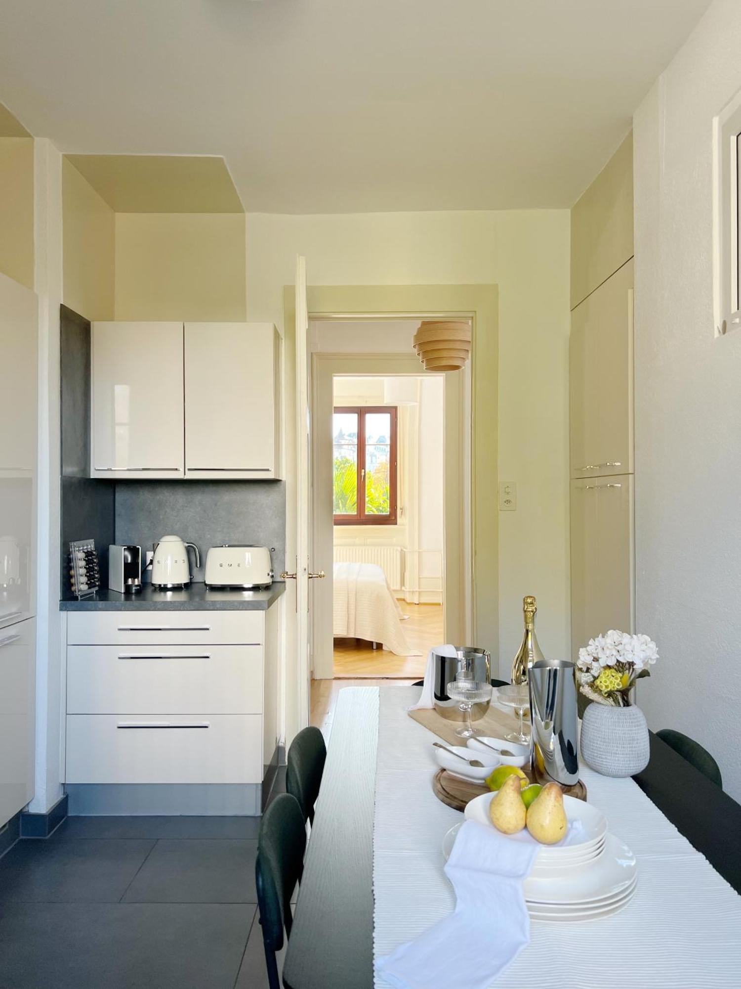 Montreux Riviera Suite Waterfront 3 Bedrooms Private Parking Bagian luar foto