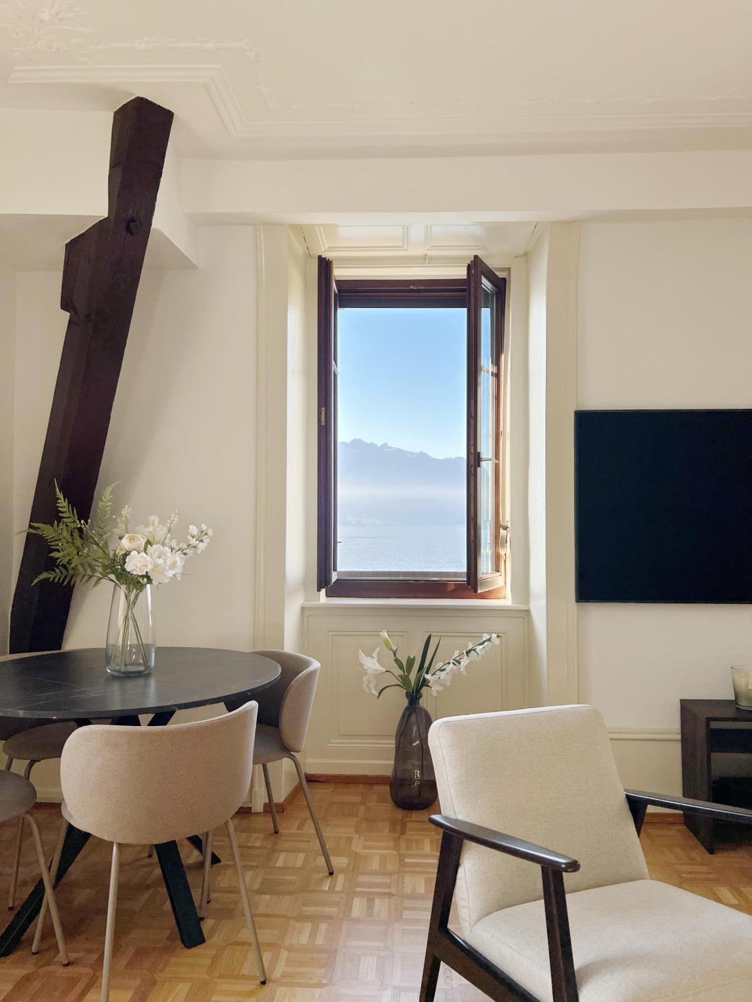 Montreux Riviera Suite Waterfront 3 Bedrooms Private Parking Bagian luar foto