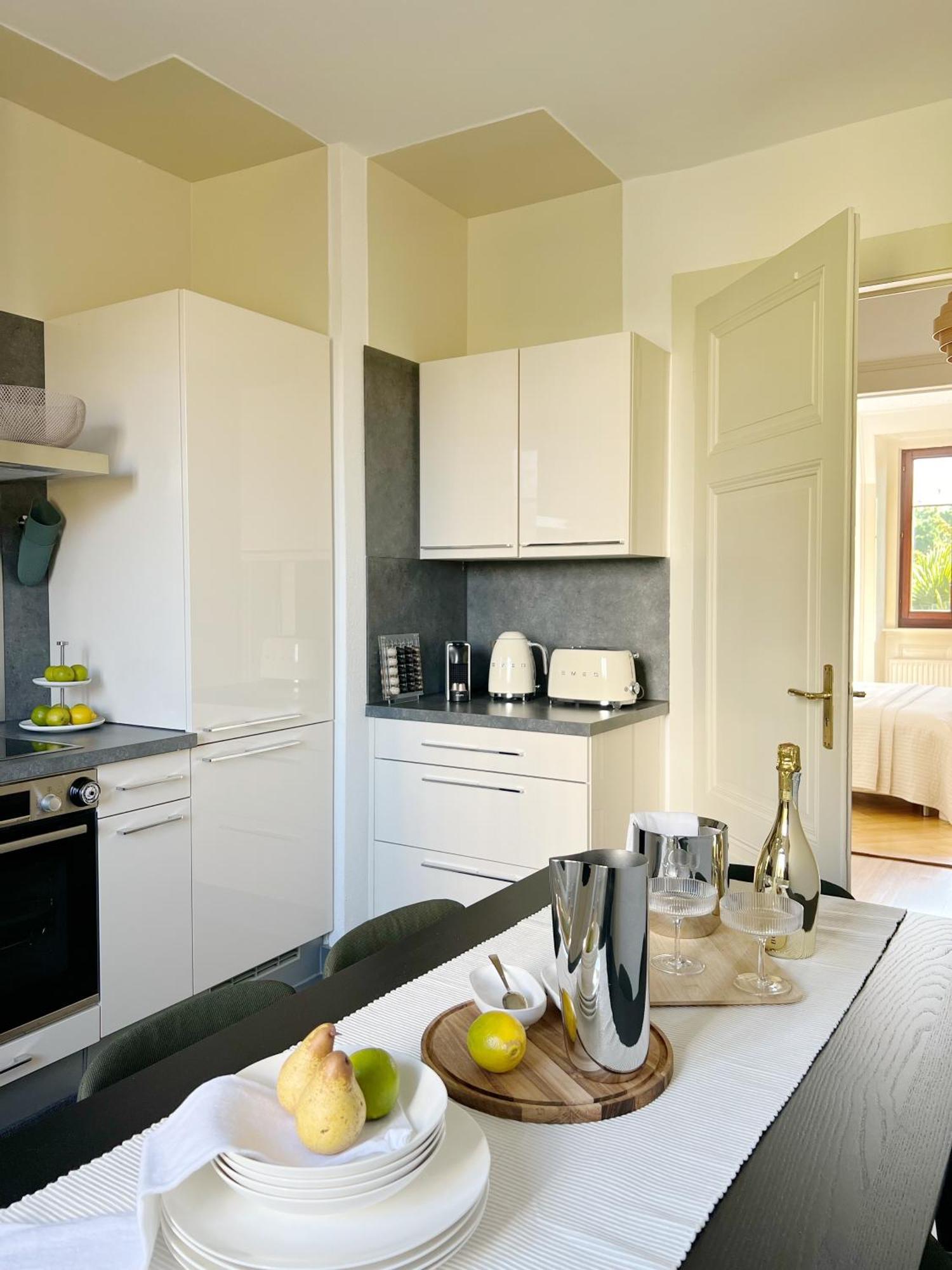 Montreux Riviera Suite Waterfront 3 Bedrooms Private Parking Bagian luar foto