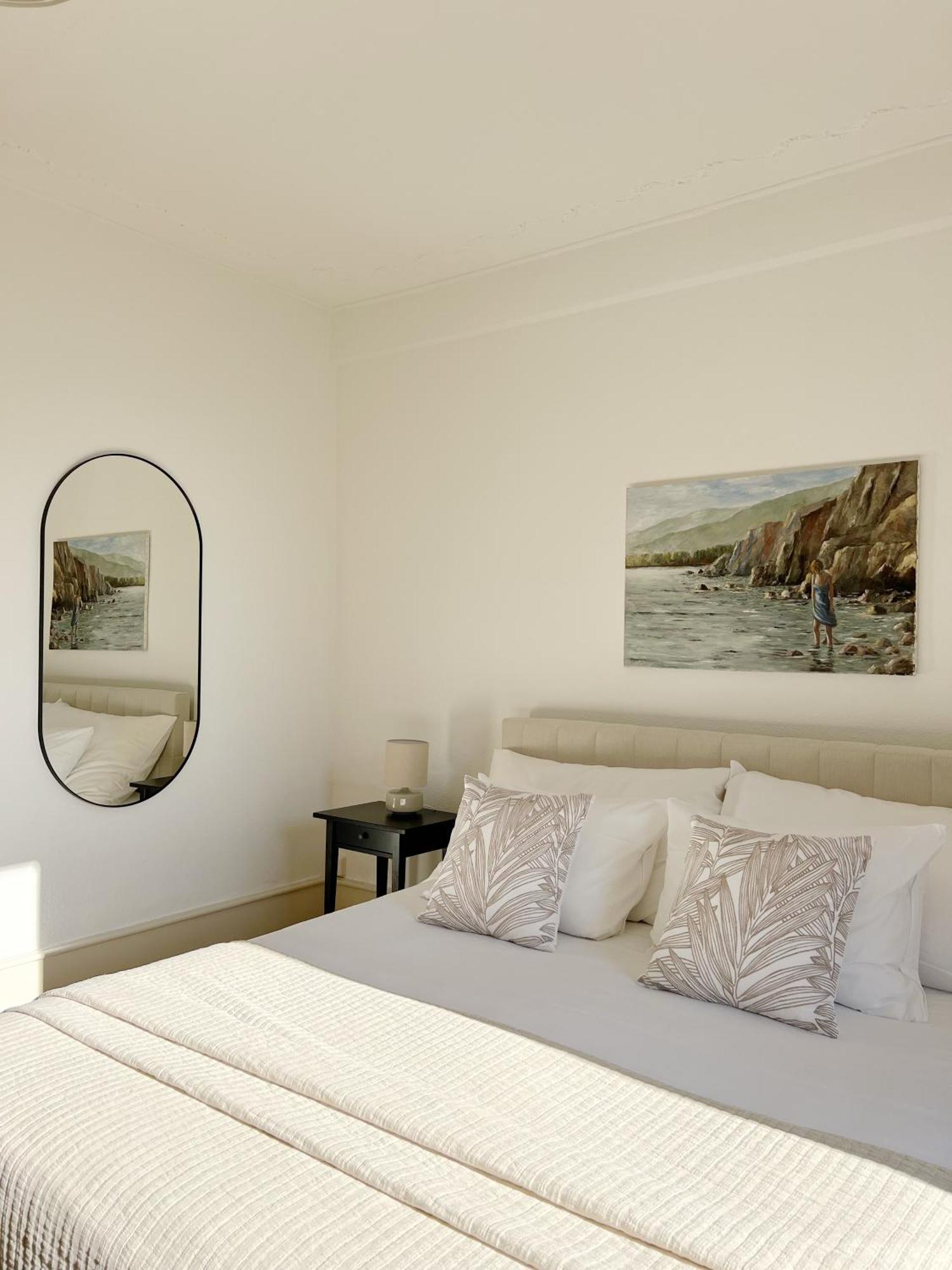 Montreux Riviera Suite Waterfront 3 Bedrooms Private Parking Bagian luar foto